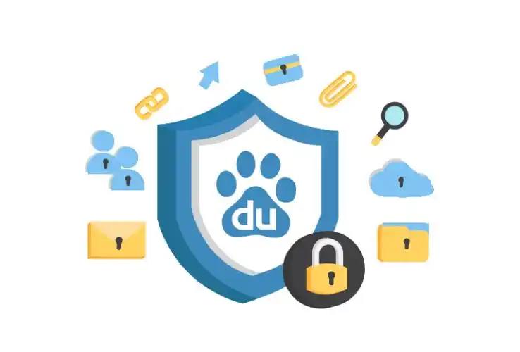 成都漫展小伙辱华角色被扯掉假发